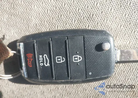 2016 Kia Optima Lx z USA, uszkodzony, nr VIN 5XXGT4L39GG072150